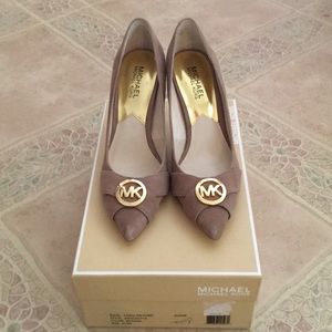 Michael Kors Nude Pumps